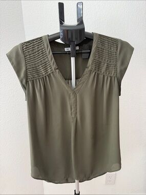DR2 Olive Pintuck Yoke Cap Sleeve Blouse